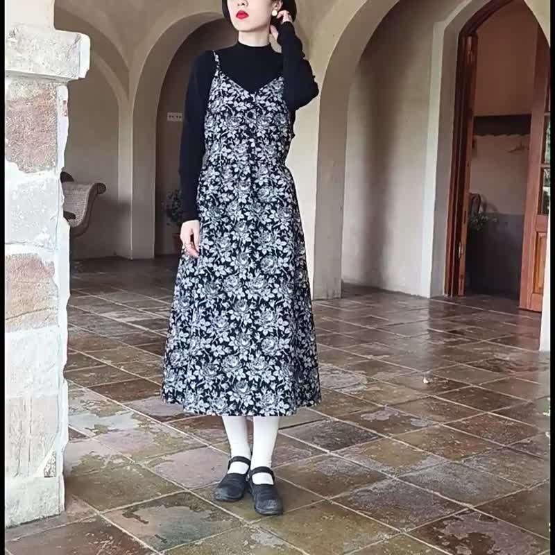 黑白提花 法式少女提花洋裝 冬日油畫連衣裙 高彈力收腰吊帶裙子 - 洋裝/連身裙 - 聚酯纖維 黑色