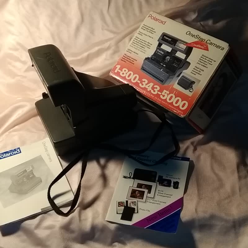 POLAROID ONESTEP 即時相機膠卷 600 盒裝 1990 年代 - 相機/拍立得/底片相機 - 其他材質 灰色