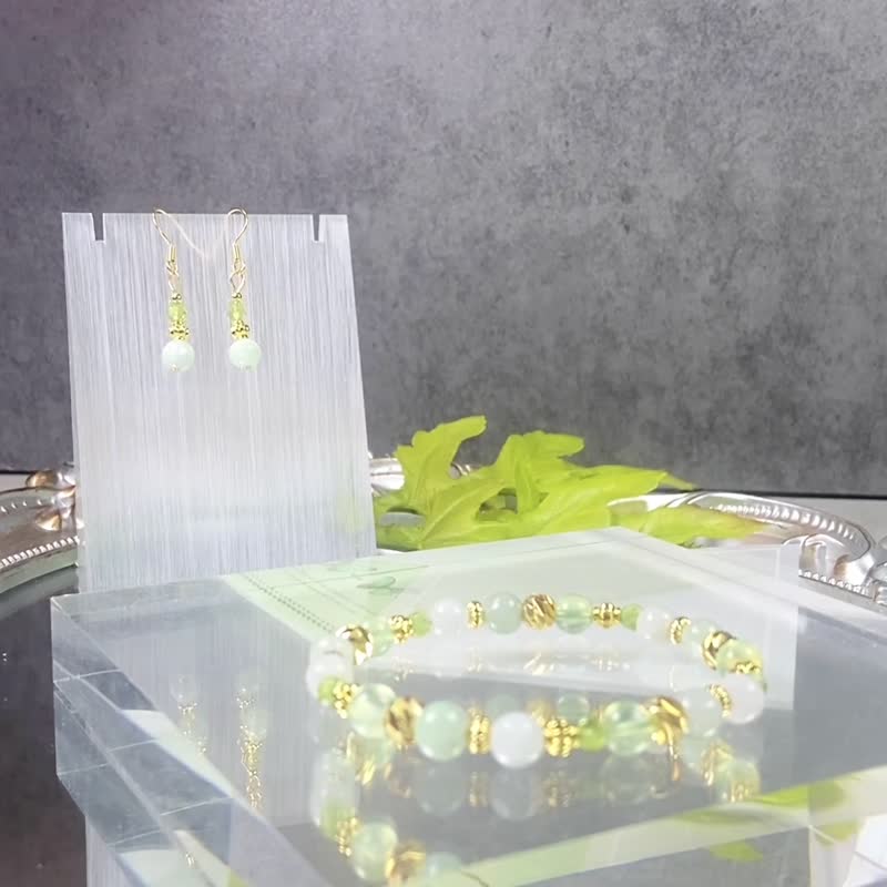 【Lyon】Bath in the Forest // Ladies Crystal Earrings || Jadeite, Peridot - ต่างหู - หยก สีเขียว