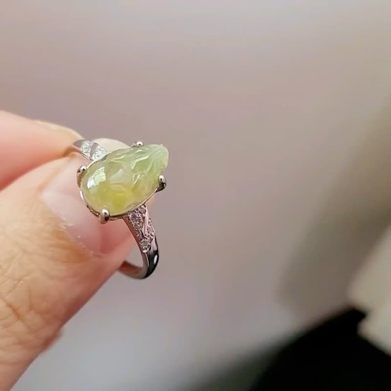 【親翠】天然翡翠 冰茶黃精雕招財貔貅不封底鑲鋯石簡單銀戒 - 戒指 - 玉石 黃色