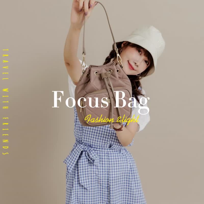 Diamond lightweight water-repellent leather spliced ​​nylon bag/hand-held/crossbody/small bucket bag/milk tea apricot - Messenger Bags & Sling Bags - Nylon 