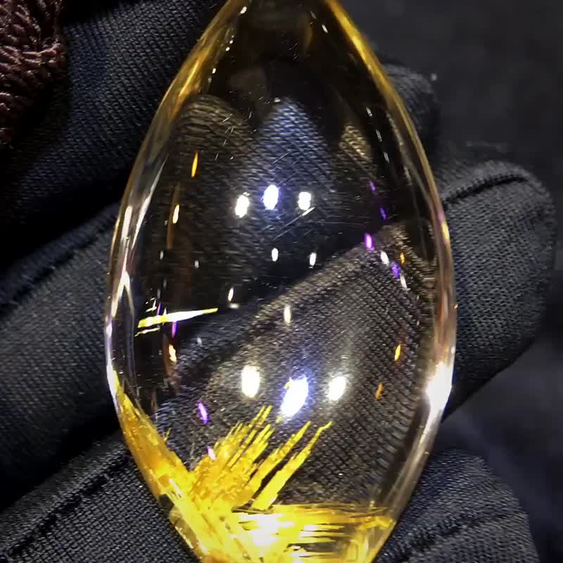 天然鈦晶花吊墜   純白體  鈦晶呈花朵形狀  顏色金黃金光閃閃 - 吊飾/掛飾 - 水晶 