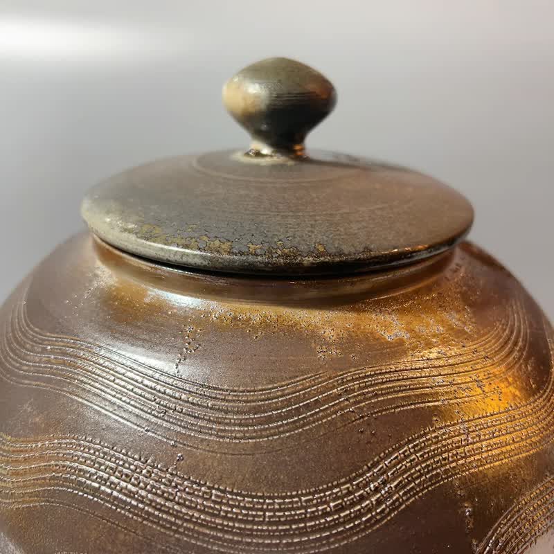 柴燒三斤水波紋茶倉 / 茶罐 / 藏茶器 / 儲茶器 / 小平凡手作 - 其他 - 陶 卡其色
