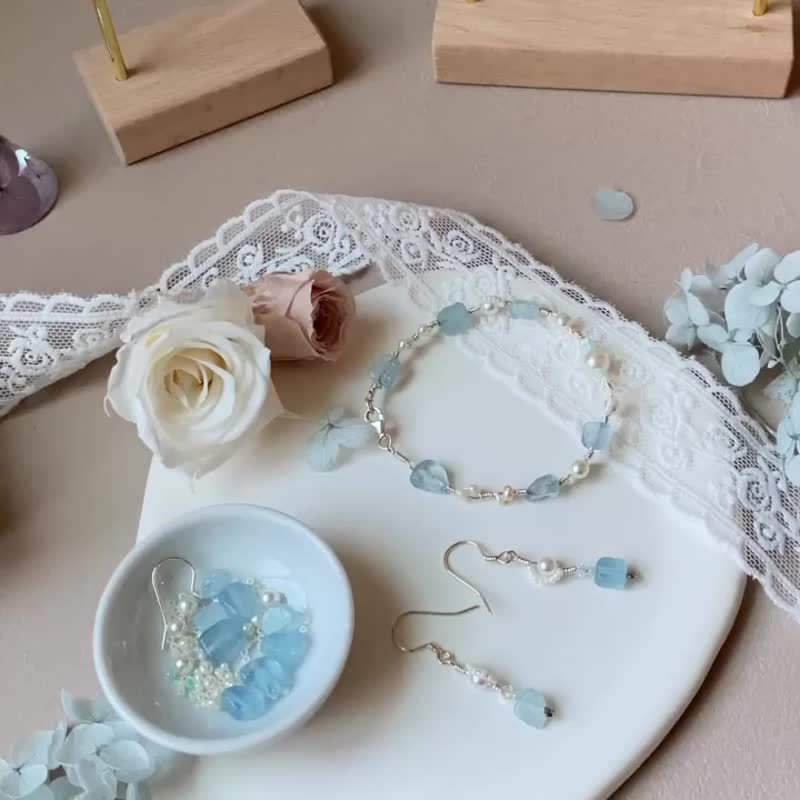 Kimiko手作飾品 海藍之心系列手鍊 A款 - 手鍊/手環 - 水晶 藍色
