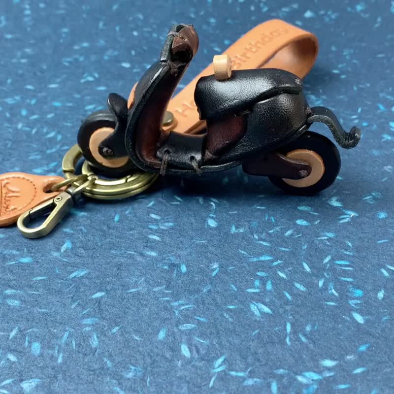 GOGORO1 Generation- Re-engraved key ring genuine leather vegetable tanned leather key ring charm decoration - Keychains - Genuine Leather Black