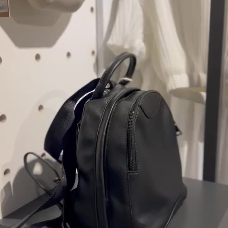 Little boy style imported cowhide back backpack - กระเป๋าเป้สะพายหลัง - หนังแท้ สีดำ