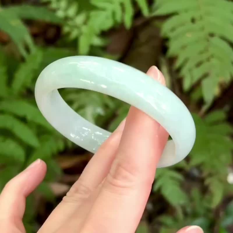 冰種 緬甸翡翠 A玉 玉鐲 • 糯冰種淺灰豆綠翡翠福鐲 - 手鍊/手環 - 石頭 綠色