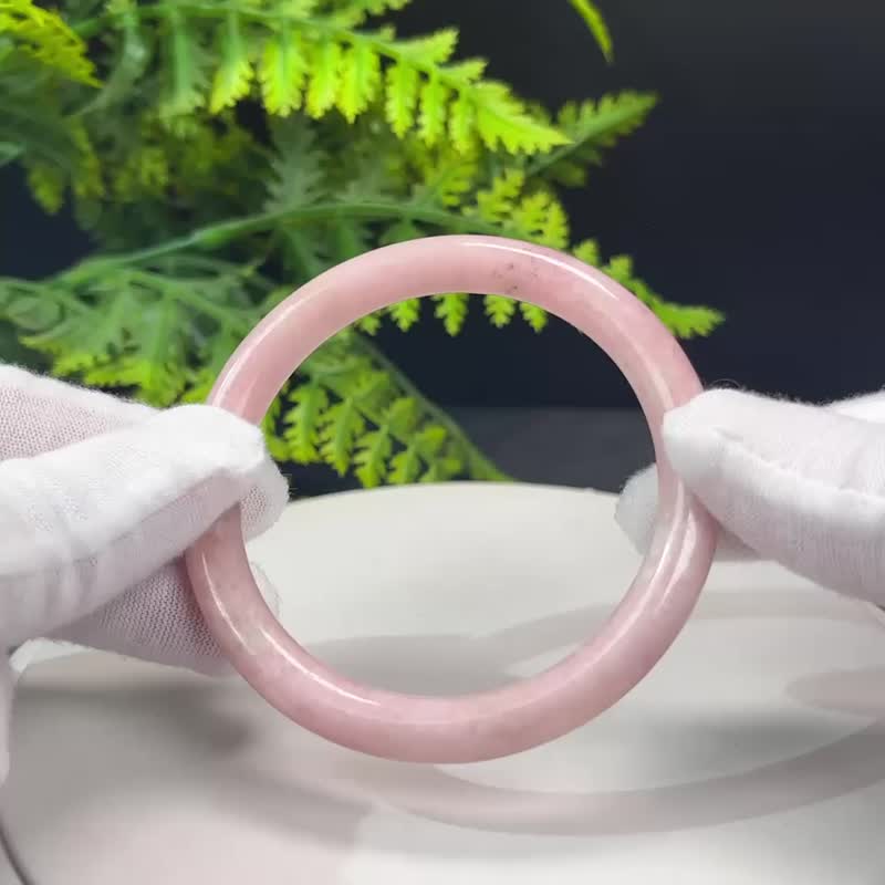 精品 玫瑰蛋白石手鐲 57MM 玉化圓條粉色歐泊手環 柔美嬌嫩魅力 - 手鍊/手環 - 寶石 粉紅色