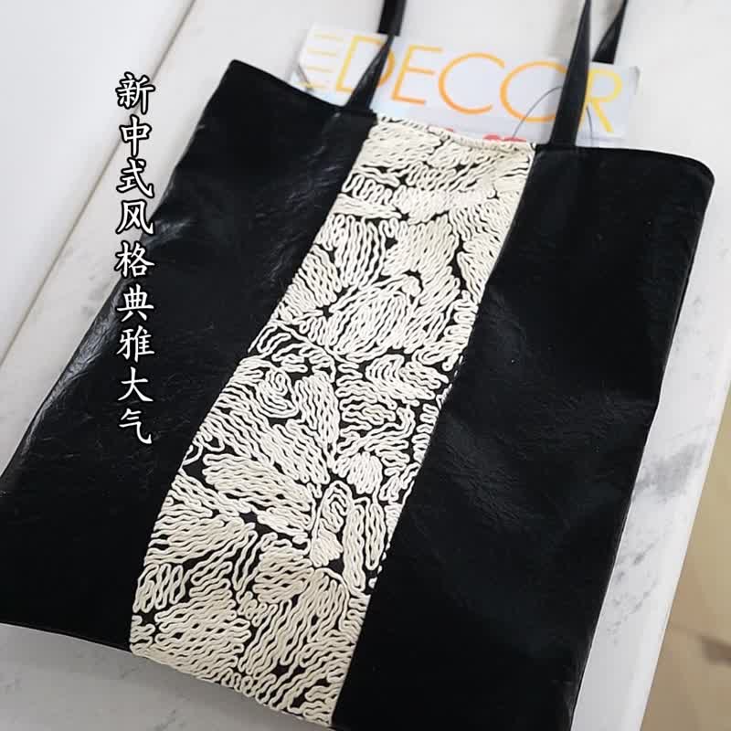 Moon Shadow New Chinese Style Splicing Embroidery Niche Design Commuter Autumn and Winter Large Capacity Tote Bag - กระเป๋าแมสเซนเจอร์ - หนังเทียม สีดำ