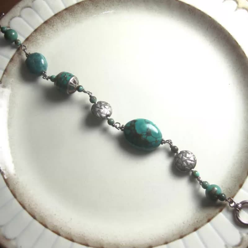 Christmas gift box | Bracelet fashionable design turquoise + old turquoise + Silver with turquoise + Silver - สร้อยข้อมือ - เครื่องประดับพลอย สีเขียว