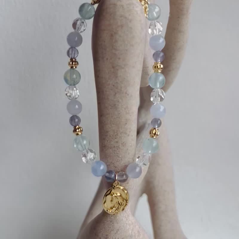 The Monologue of the Sea Aquamarine + White Crystal + Blue Agate + Hematite Design Bracelet - สร้อยข้อมือ - เครื่องประดับพลอย 