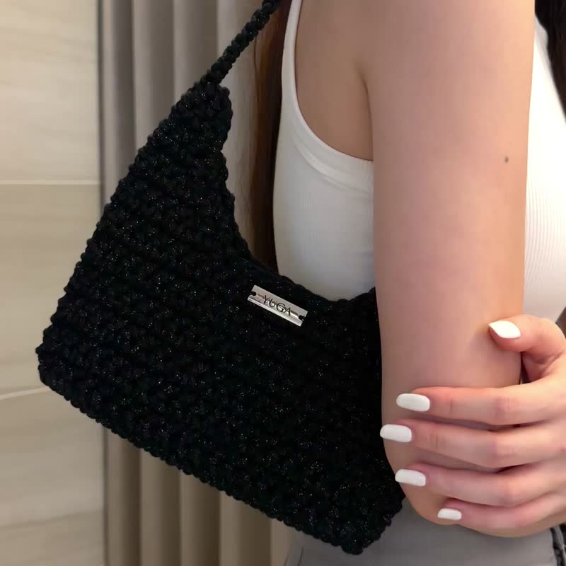 Hand knitted crochet underarm bag shoulder bag for gift giving - กระเป๋าถือ - ผ้าฝ้าย/ผ้าลินิน 