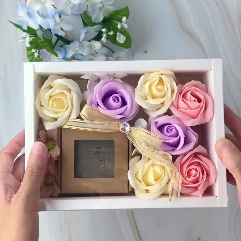 Serenity Rose Scented Gift Box - สบู่ - วัสดุอื่นๆ 