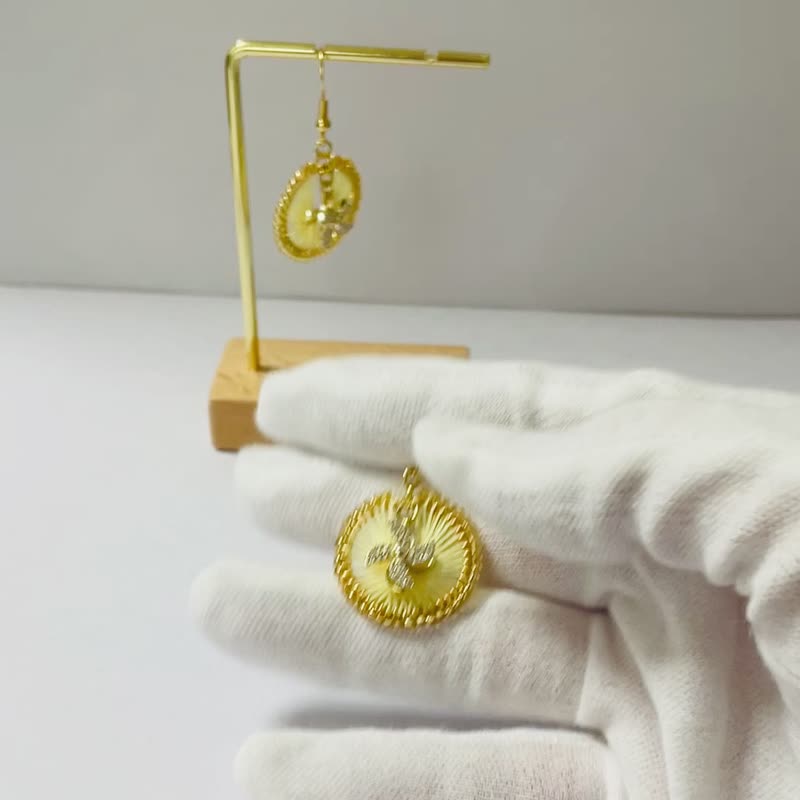 Rotating pinwheel/pinwheel earrings 耳環 夏天 手作 七夕 - Earrings & Clip-ons - Thread Gold