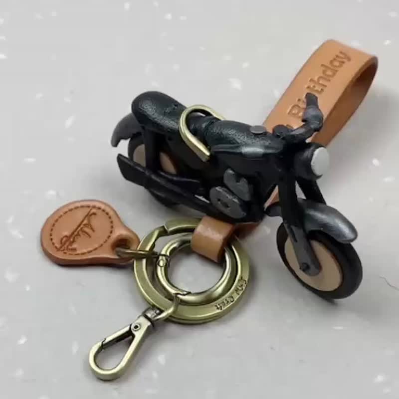 The wolf is coming~~Wild Wolf 125 (hand dyed)-genuine vegetable tanned leather key ring pendant decoration - ที่ห้อยกุญแจ - หนังแท้ หลากหลายสี