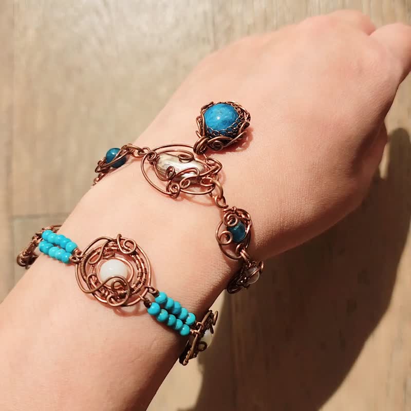 [Handmade by Qu Shuichen] Blue Stone metal wire braided bracelet - Bracelets - Gemstone Blue