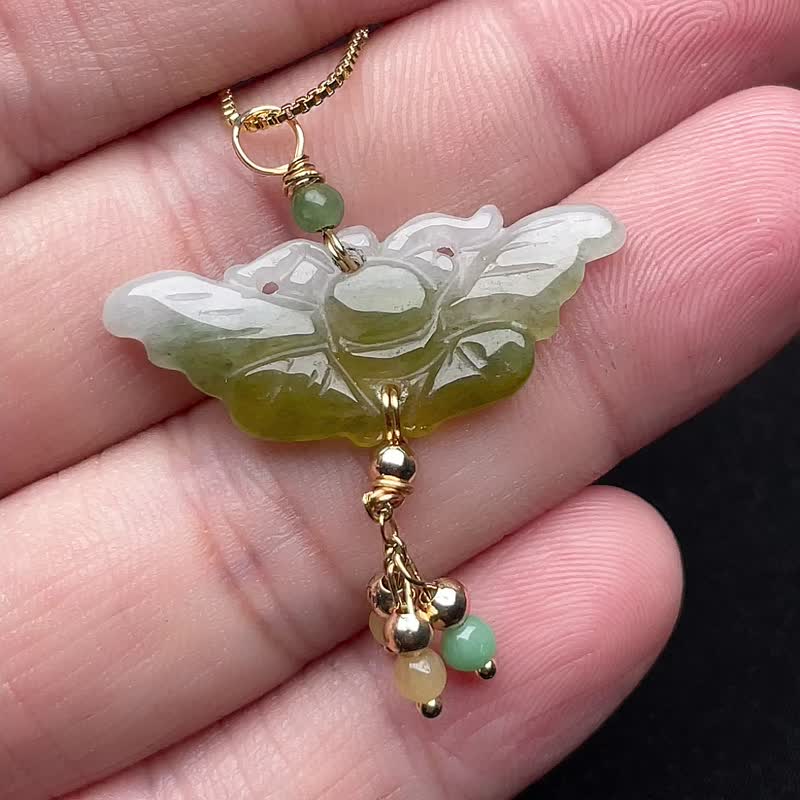 K18YG 天然翡翠 蝶々ペンダントネックレス K18YG 天然翡翠 蝶々ペンダントネックレス