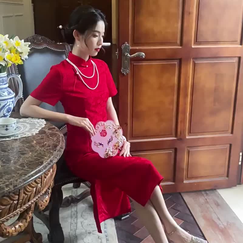 紅色 意歡 浮雕提花低開衩盤扣旗袍  復古改良中式新娘敬酒服禮服 - 旗袍/改良式旗袍 - 聚酯纖維 紅色