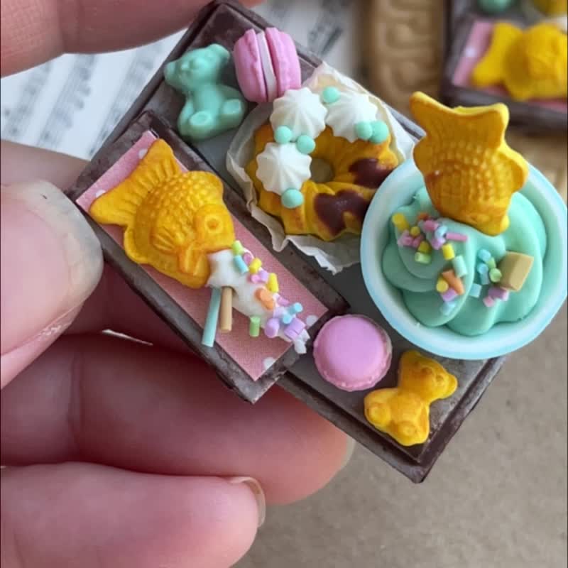 Miniature set with pastries - 公仔/玩偶 - 其他材質 多色