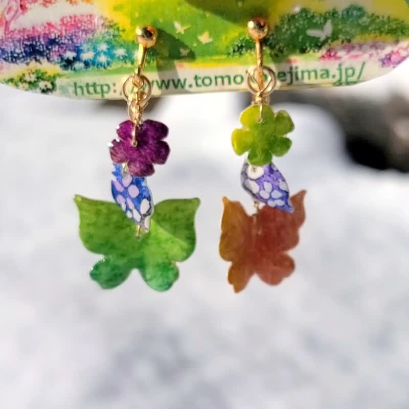 【虹色蝶々】Sサイズ　水彩画ピアス　リバーシブル　14kgf　花柄　着物　和風　紺色　藍色 - 耳環/耳夾/耳骨夾 - 其他金屬 橘色