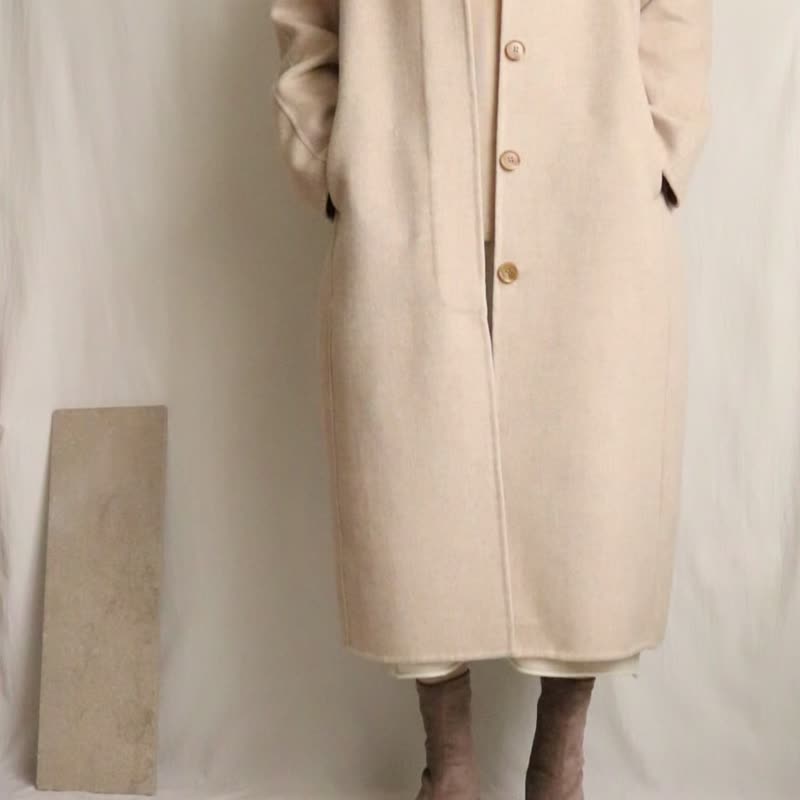 Oatmeal hand-stitched single-breasted double-layer wool cashmere strap coat with full short shadow inside - เสื้อแจ็คเก็ต - ขนแกะ 