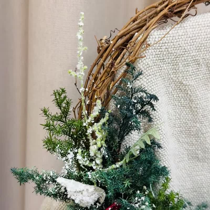 永生雪松聖誕花圈 草莓兔 月形花圈 附提盒 - 乾燥花/永生花 - 植物．花 綠色