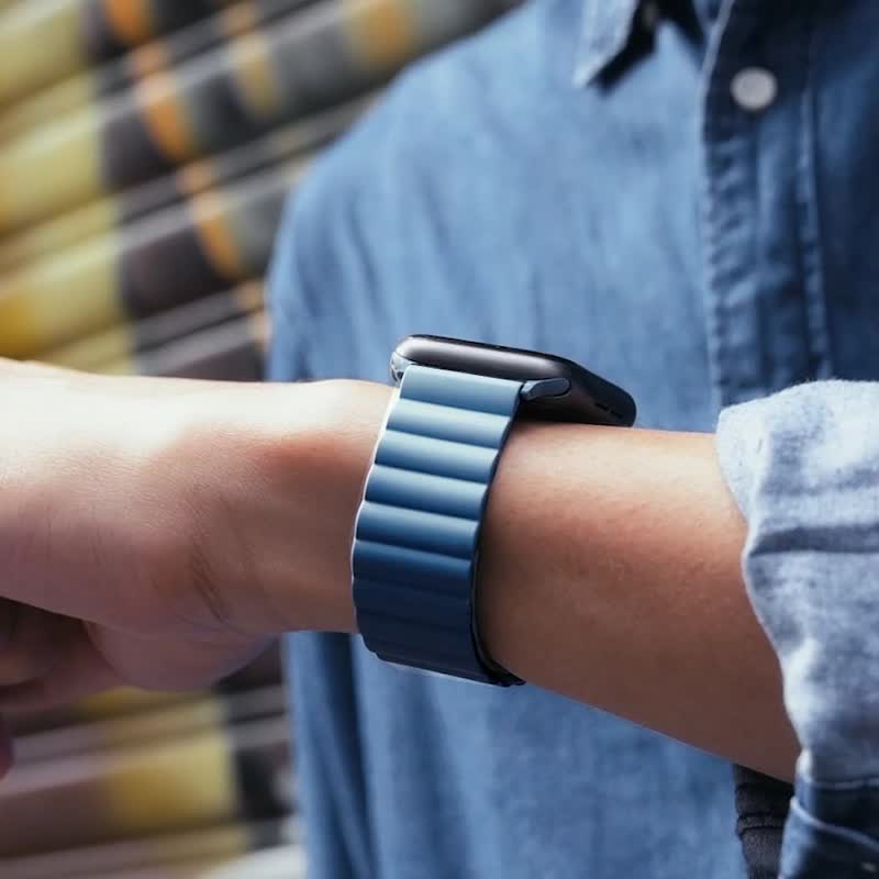 Revix Apple Watch 2 色の防水シリコーン磁気ストラップブルー - 腕時計ベルト - シリコン ブラック