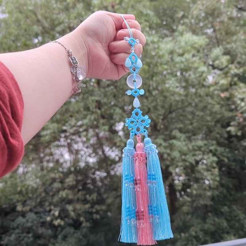 Zootee pig's trotter handmade Hanfu accessories Chinese knot pendant chalcedony peace buckle crystal pendant soft powder blue - พวงกุญแจ - เครื่องประดับพลอย สีน้ำเงิน