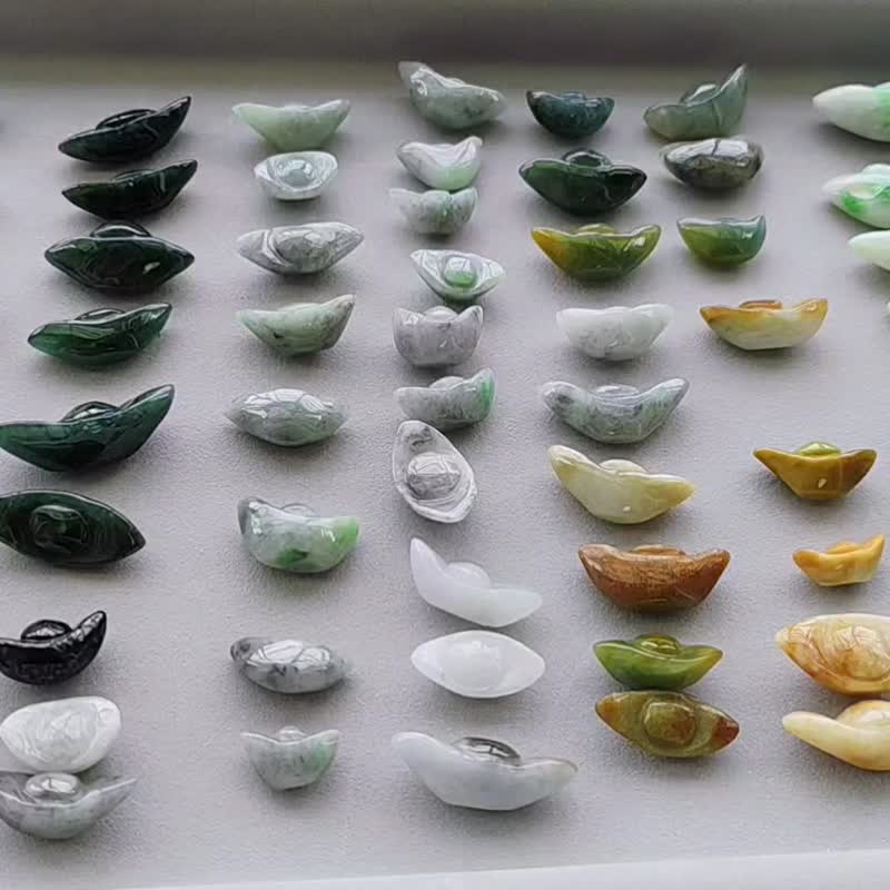 [Qin Cui] Natural jade pure hand-carved art ugly and beautiful random ingots with various wealth and fixed clay - Other - Jade Multicolor