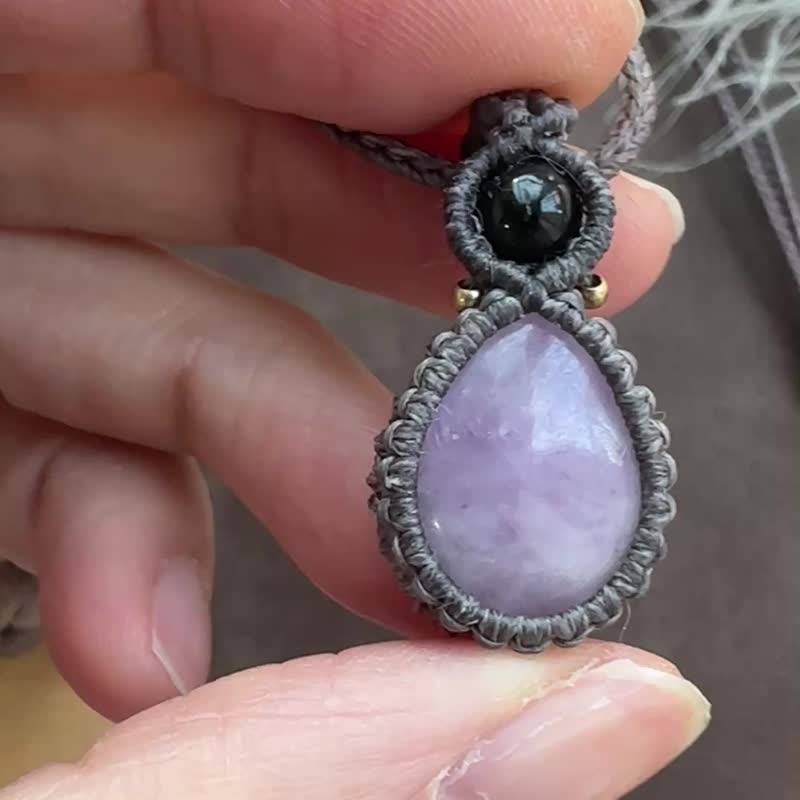 CSP92 簡約民族風 蠟線編織 紫鋰輝 黑碧璽珠 項鍊 (可調長度) - 項鍊 - 寶石 灰色
