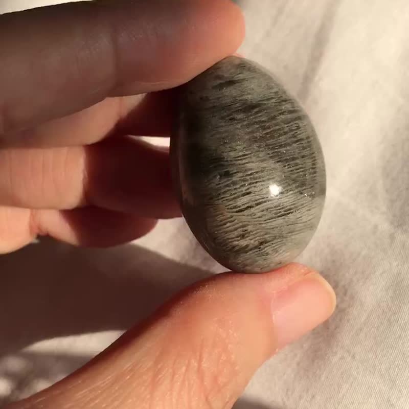 巴西千層灰幽靈水晶蛋 彩虹 水晶 擺設 連座 phantom quartz - 擺飾/家飾品 - 水晶 灰色