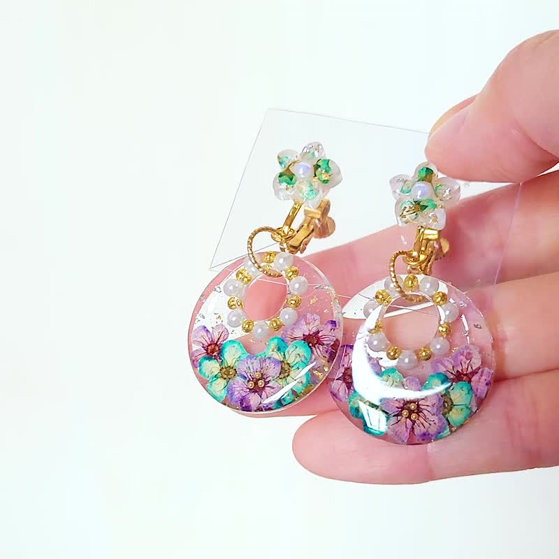 2way Small Dried Flowers Hoop Pendant Earrings, Dangling, Clip-on - ต่างหู - พืช/ดอกไม้ สีม่วง