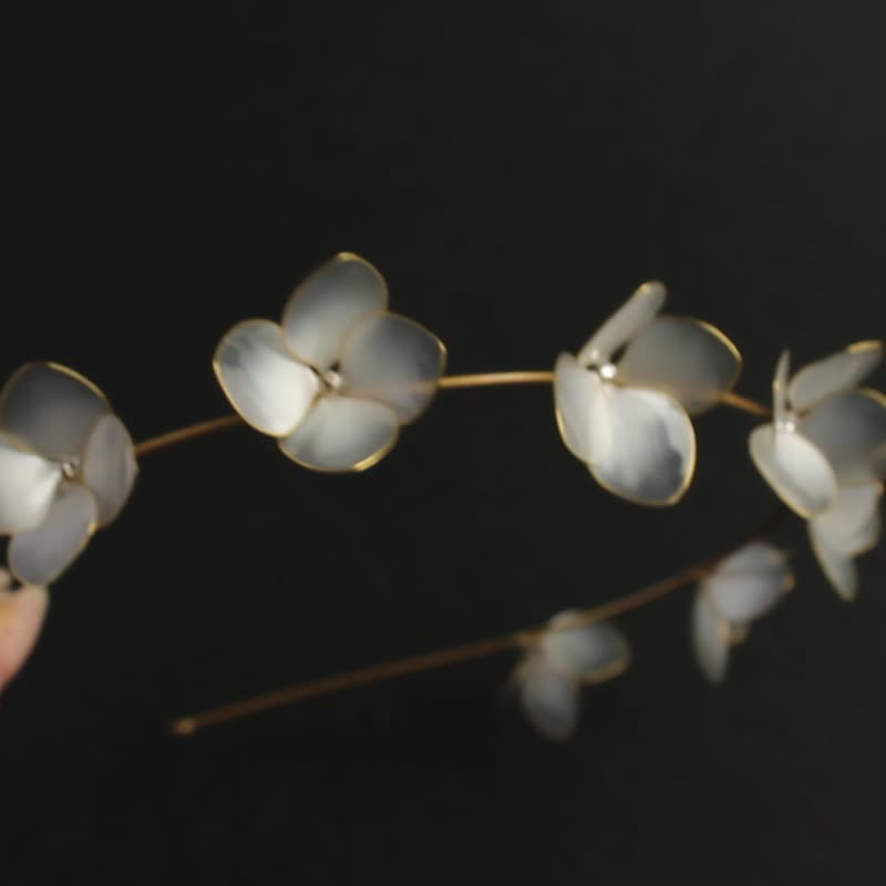 髮帶 繡球花 白花 手工製作的 金子 花 婚禮裝飾品 - 髮夾/髮圈 - 其他材質 金色