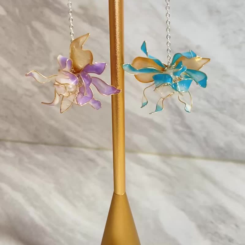 Jocelyn 水晶花飾品-球花耳環-紫/造花液/樹脂花/滴膠/耳飾/花束/ - 金工/飾品 - 樹脂 紫色