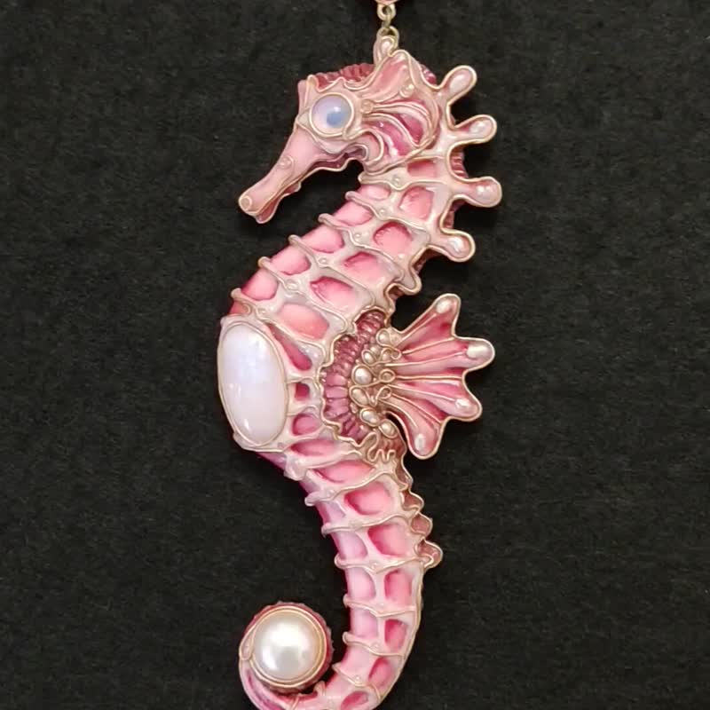 Seahorse necklace, Pink Seahorse, Pearl necklace, Seahorse jewelry - Necklaces - Clay Pink