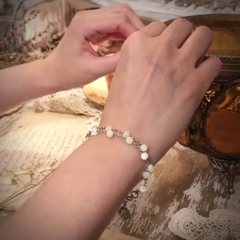 French mother-of-pearl sterling silver double-chain antique bracelet style B - สร้อยข้อมือ - เปลือกหอย 