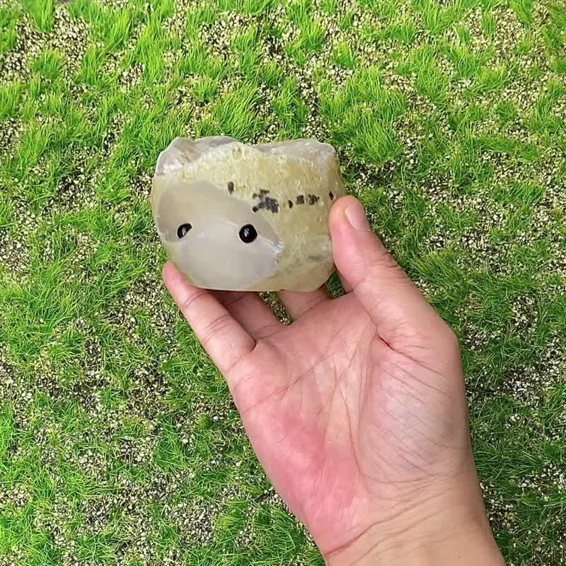 Energy raw ore geode - natural agate white crystal hole healing spirit energy ornaments degaussing and purifying wealth - ของวางตกแต่ง - คริสตัล หลากหลายสี