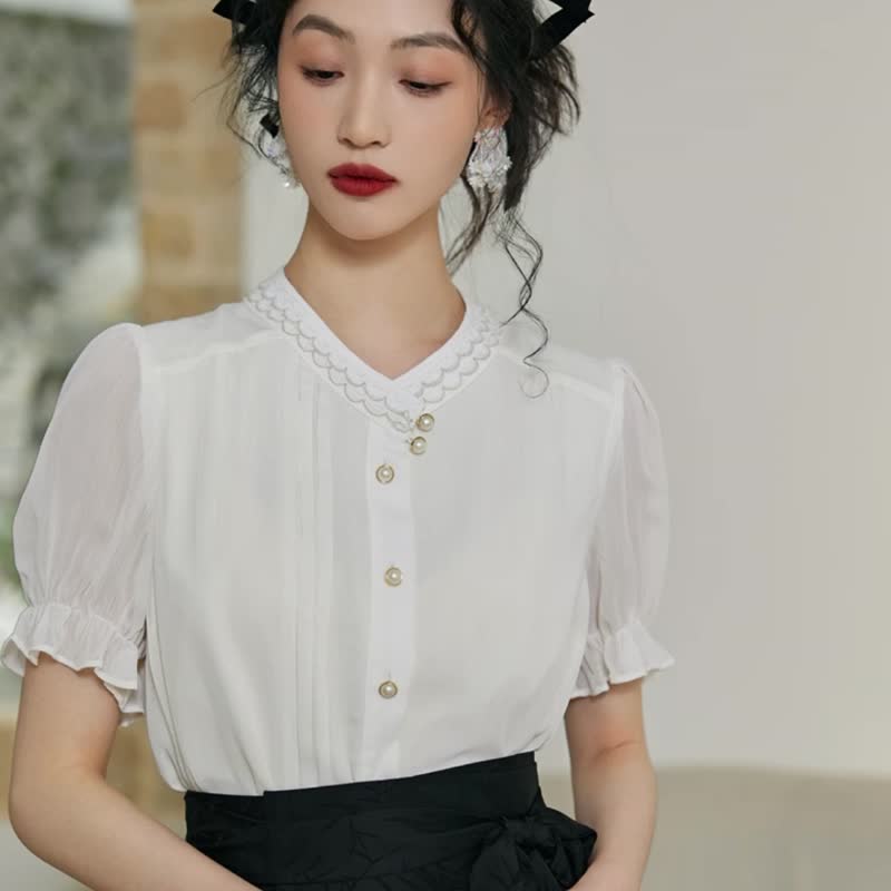Super versatile pearl button Chinese skew collar pleated white short-sleeved shi - Women's Shirts - Other Materials White