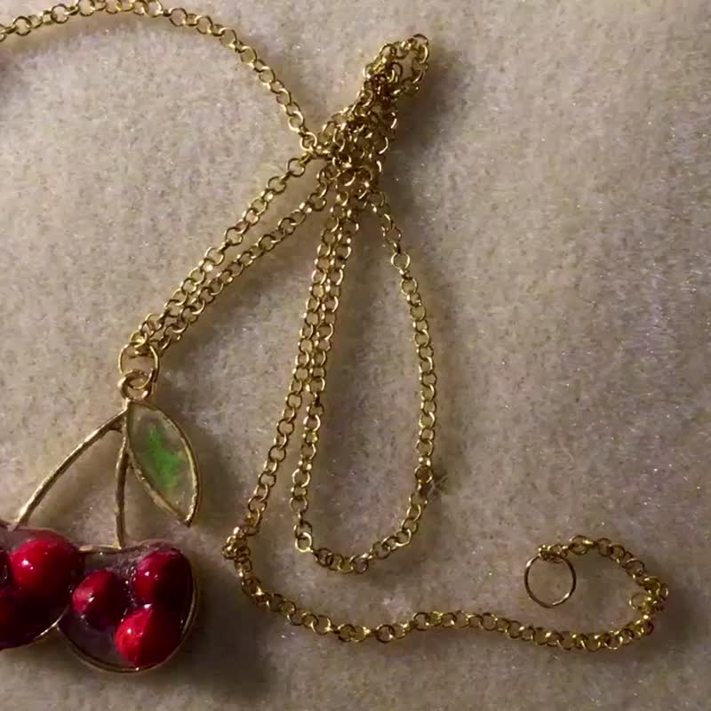 Red cherries pendant necklace - 項鍊 - 其他金屬 紅色