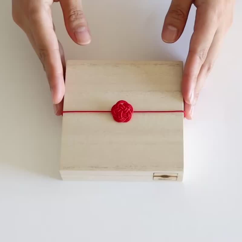 【日本製】日式書簽 /書籤/実/濃紅/交換禮物/畢業禮物/聖誕禮物 - 書籤 - 紙 紅色