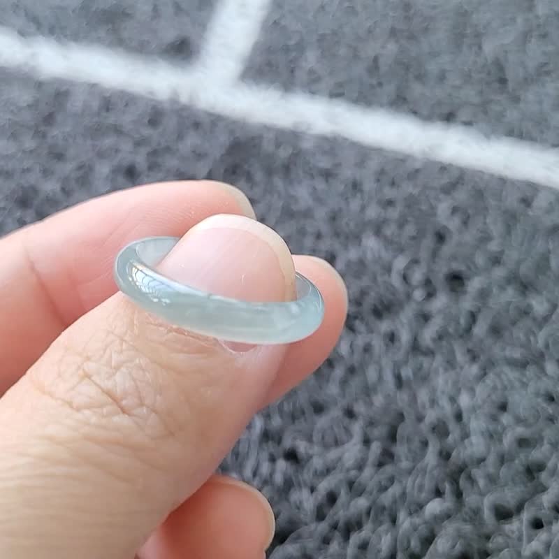 【親翠】天然翡翠 冰湖水綠放光料手指鐲11號戒圈 - 戒指 - 玉石 多色