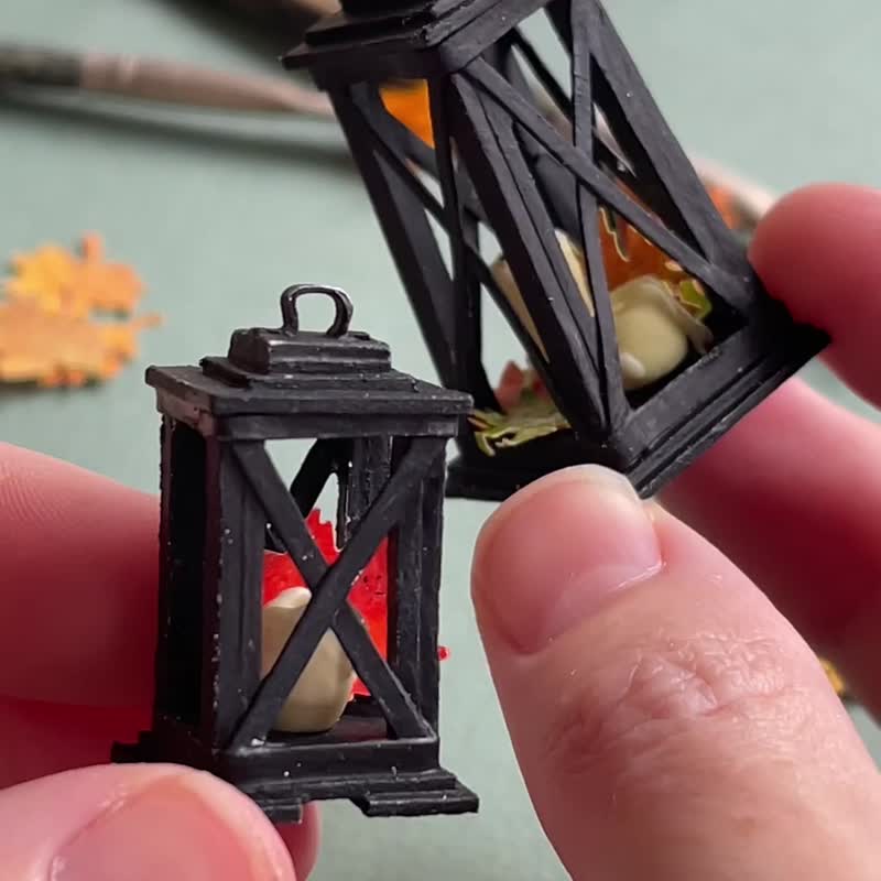 Miniature lanterns for a dollhouse - 玩偶/公仔 - 其他材質 多色