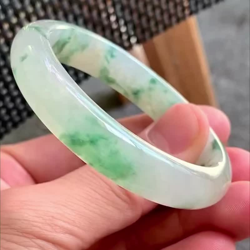 Ice type natural jadeite Burmese A jade bracelet • Ice type floating flower jadeite concubine bracelet - สร้อยข้อมือ - หยก สีเขียว