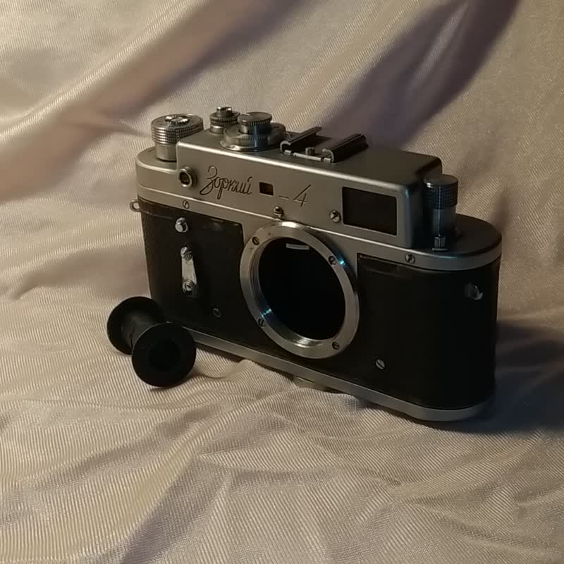 ZORKI-4 35mm 底片相機 BODY M39 LTM 鏡頭卡口徠卡複製 KMZ 克拉 - 相機/拍立得/底片相機 - 其他材質 黑色