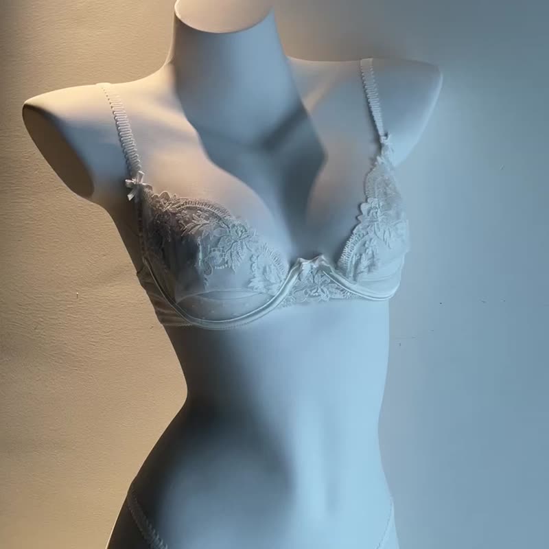 性感蕾絲大胸顯小內衣套裝文胸透氣超薄美背純欲內衣 - 女內衣褲 - 聚酯纖維 白色