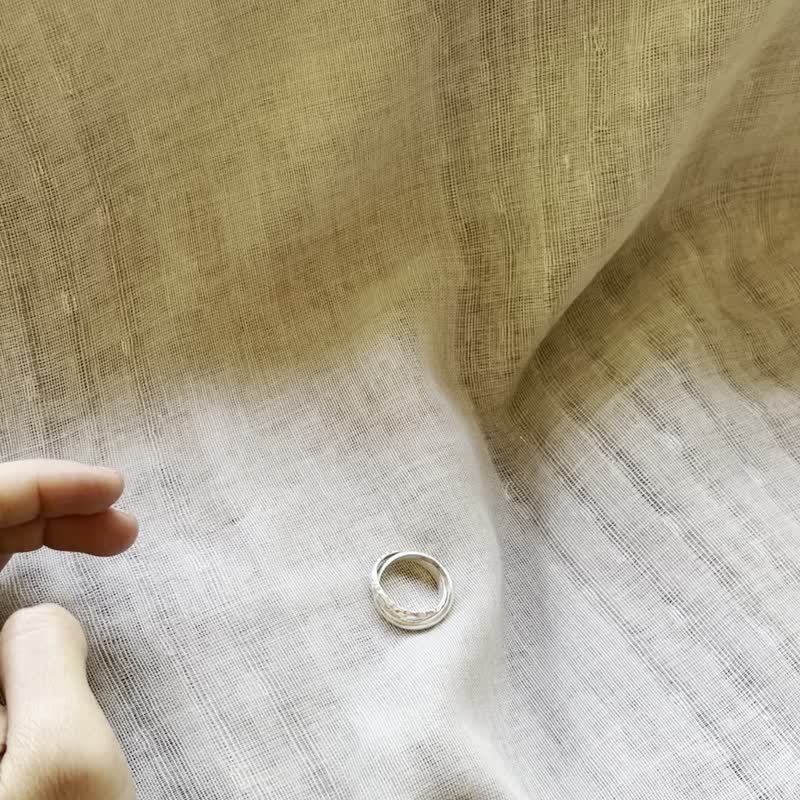 Handmade Double interlocking Rings in 95% Thai silver (R0020) - 戒指 - 銀 銀色