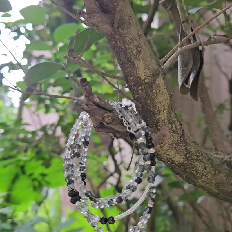 (Customized gift) Natural stone crystal 4-circle bracelet (black hair crystal x black spindle x white crystal x 925 sterling silver chain - สร้อยข้อมือ - คริสตัล สีดำ