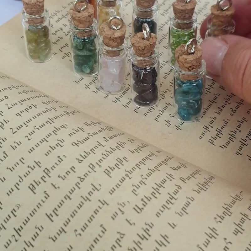 Glass bottles of crystals, Set of 10 pcs, August Birthstones, Leo Gift - 其他 - 寶石 多色