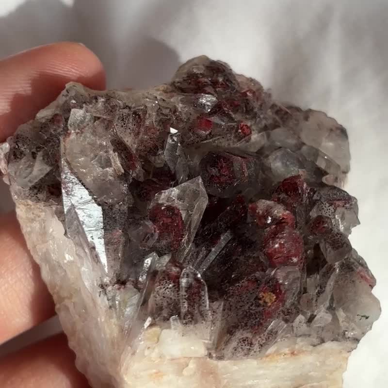 紅水晶隱山 紅水晶山 紅晶簇 水晶簇 水晶花 水晶原礦 擺設 原石 - 擺飾/家飾品 - 水晶 紅色