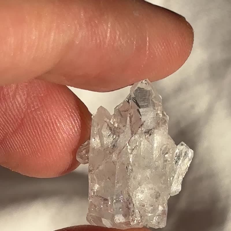 Pakistan Himalayan Stitched Crystal White Crystal Cluster High Ice Transparent Stitched Crystal Natural Rough Stone - ของวางตกแต่ง - คริสตัล สีใส